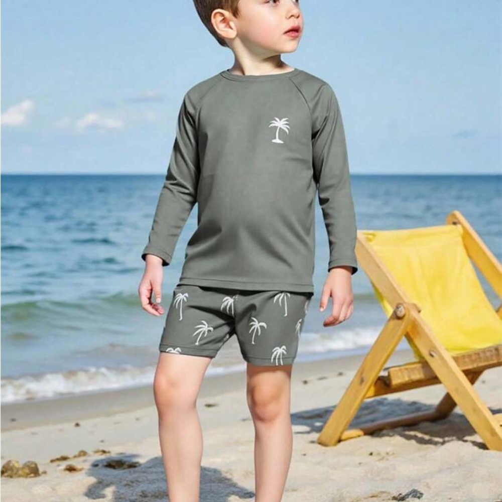 New w/o tags— 5Y Boy Gray Palm Rash Guard Swim Set - Long Sleeve Top & Shorts